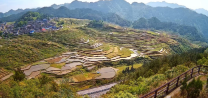 度假到丹寨,體驗(yàn)古香古色的民族風(fēng)情,與丹寨人民共度佳節(jié)